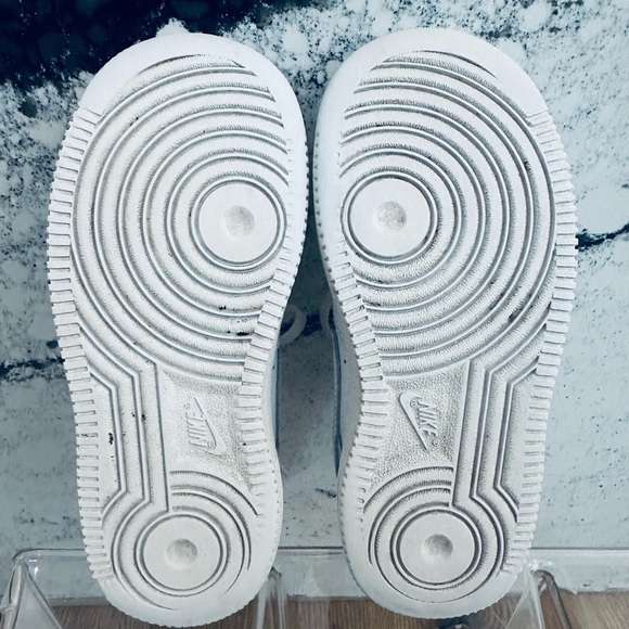 Nike Air Force I Kids| Size 11C - Picture 6 of 7